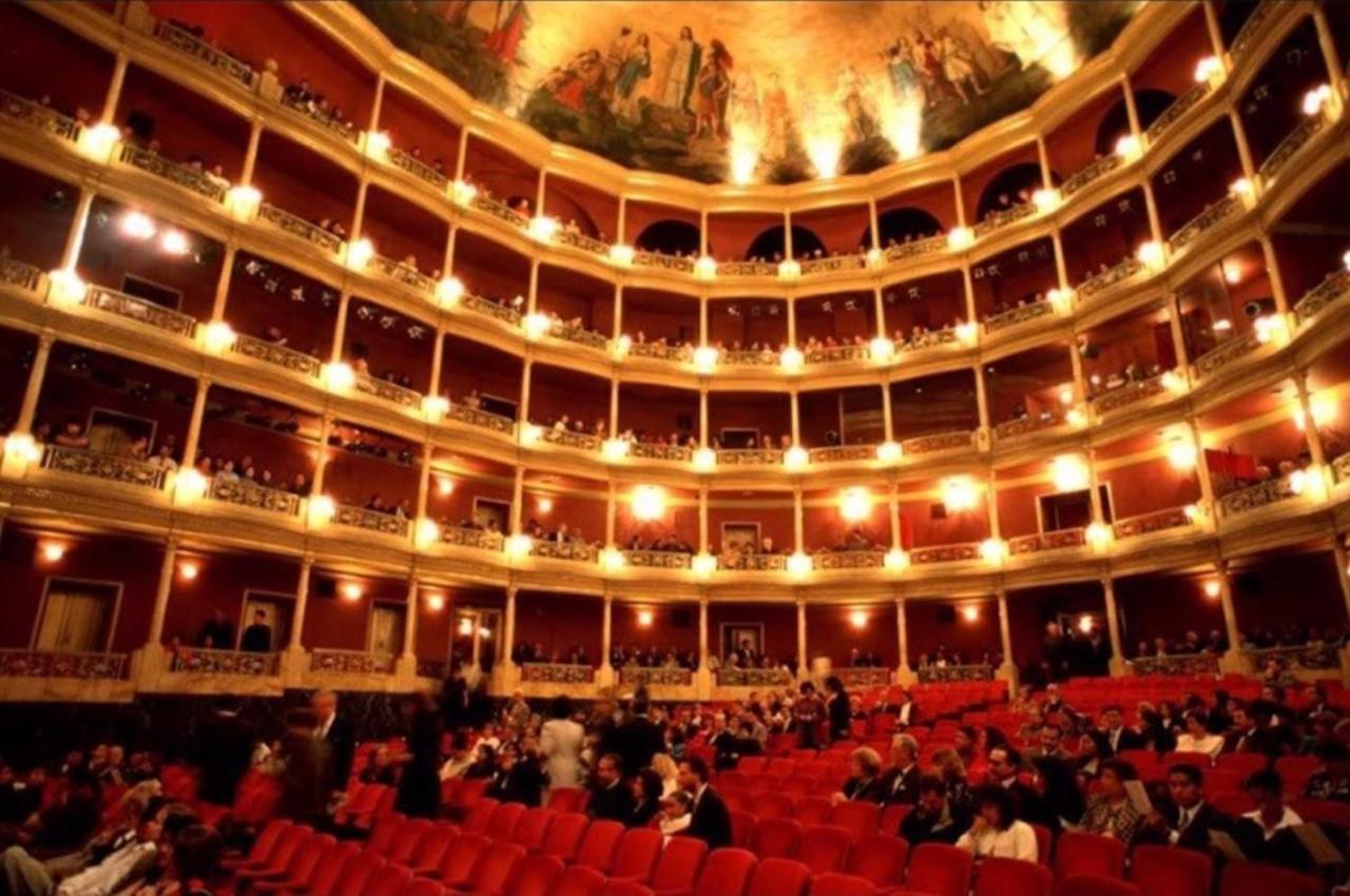 National Theatre Flat Porto Exterior photo